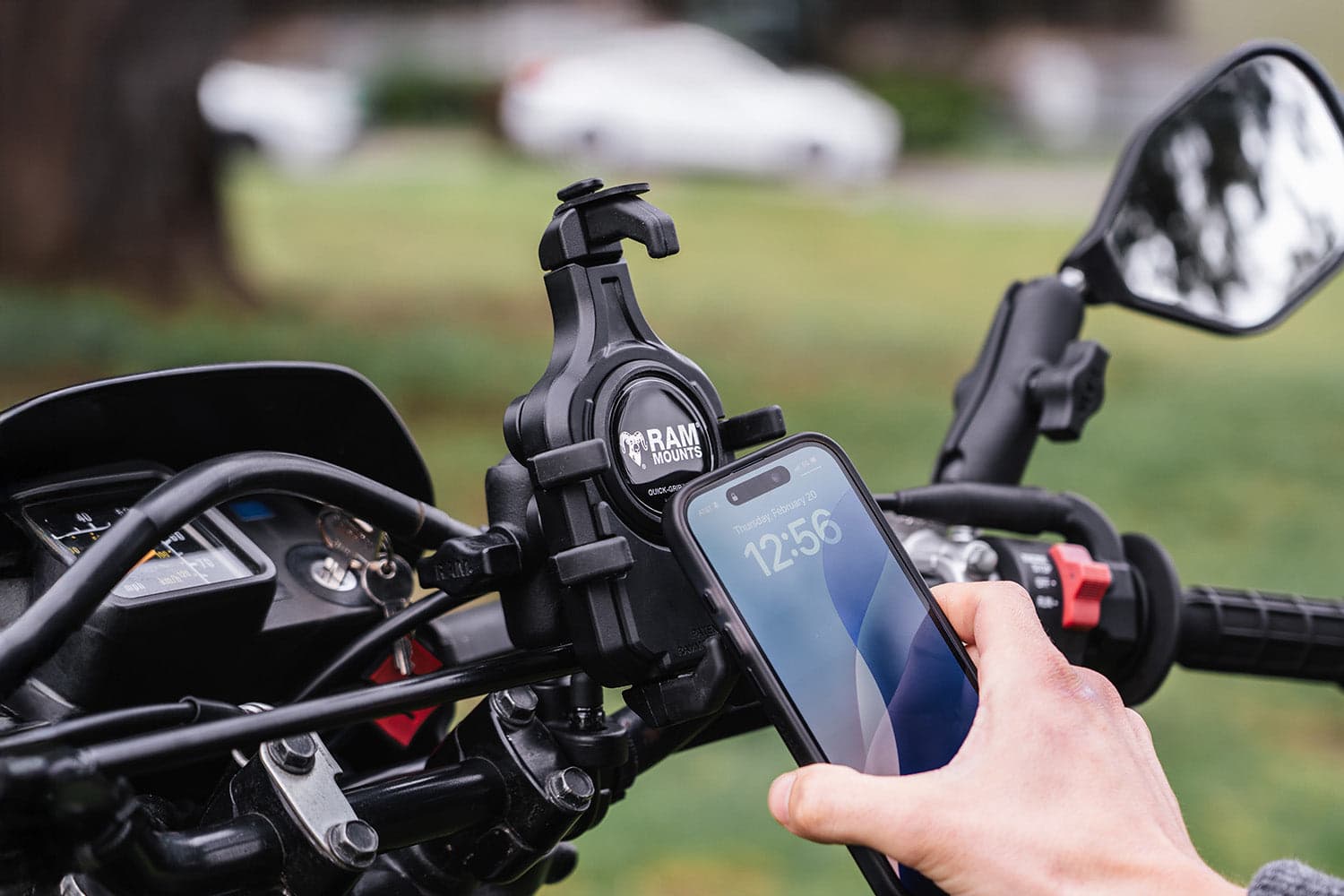 Which Phone Holder Is Right For You? Let Our Experts Help!